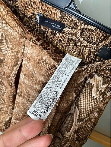 xs Beden Zara saten şort