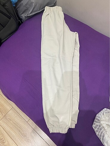 Krem rengi beli lastikli pantolon