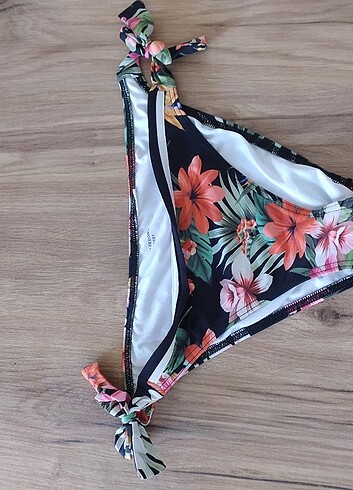 s Beden çeşitli Renk Çiçekli bikini altı