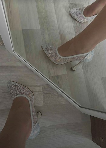 Aysira Beyaz İşlemeli Dantelli Stiletto Gelin Ayakkabısı