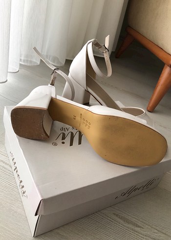 Kadın Kısa Platform Topuklu Beyaz Ayakkabı - Görsel 5