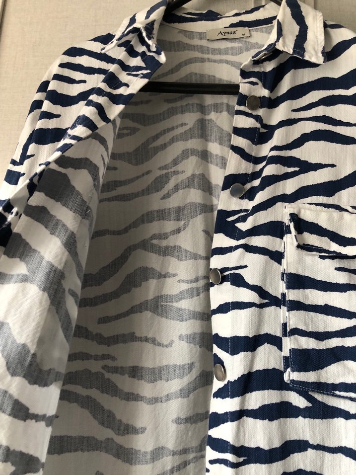 Düğmeli Zebra Desenli Ceket - Görsel 3