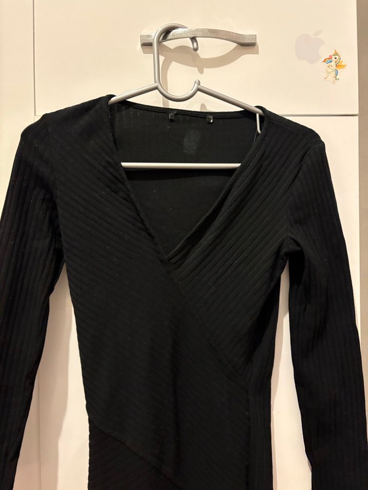 Uzun Kollu Siyah V Yaka Triko Elbise - Görsel 2