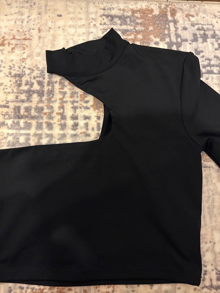 Siyah Balıkçı Yaka omzu açık  Bluz - Görsel 2