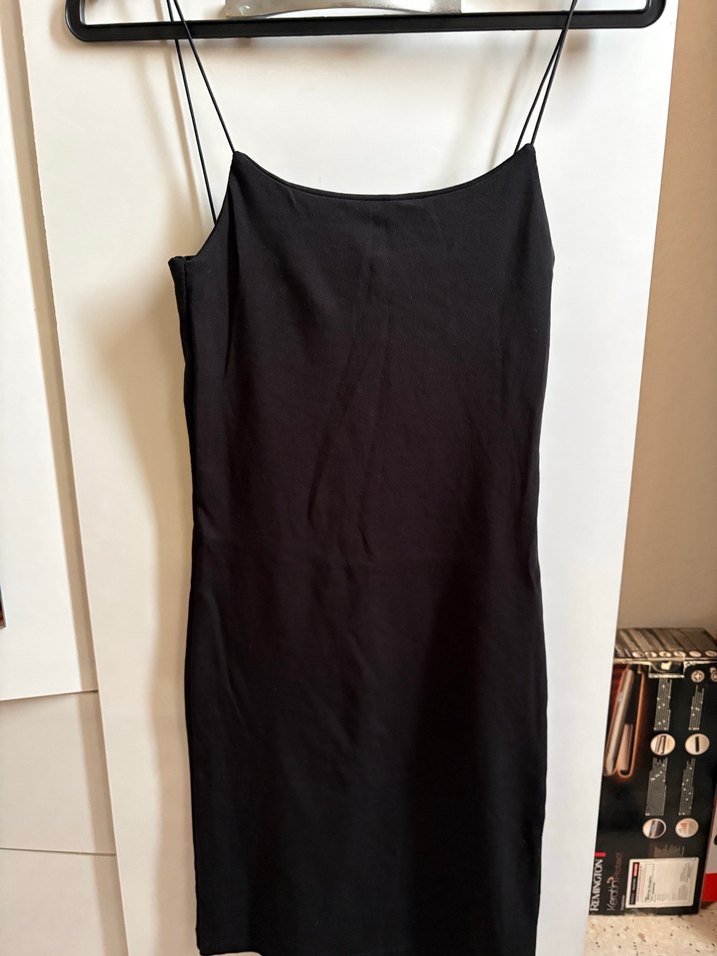 Siyah Midi İnce Askılı Elbise - Görsel 2
