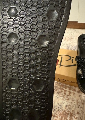 Boncuk İşlemeli Siyah Platform Terlik - Görsel 4