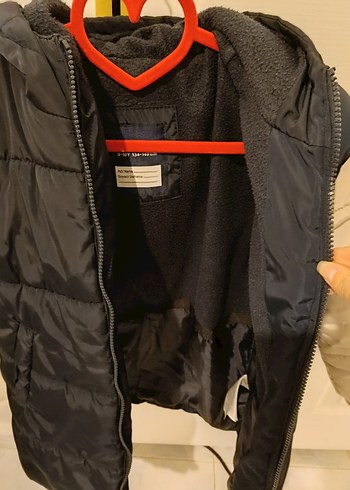 Siyah Kapüşonlu Erkek Çocuk Mont - Görsel 2