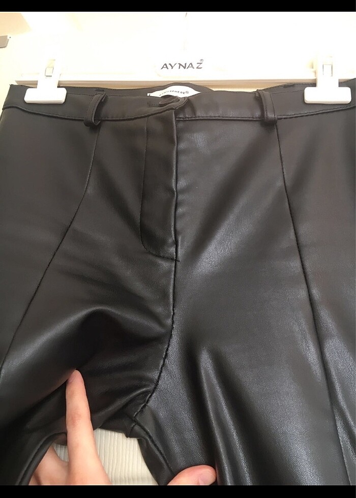 Deri pantolon paça detaylı - Görsel 4