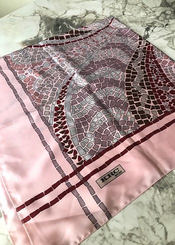 Diğer Pastel Pembe Geometrik Esarp