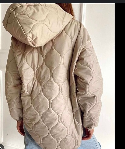 Trendyol & Milla Bej kapüşonlu oversize kanguru şişme mont