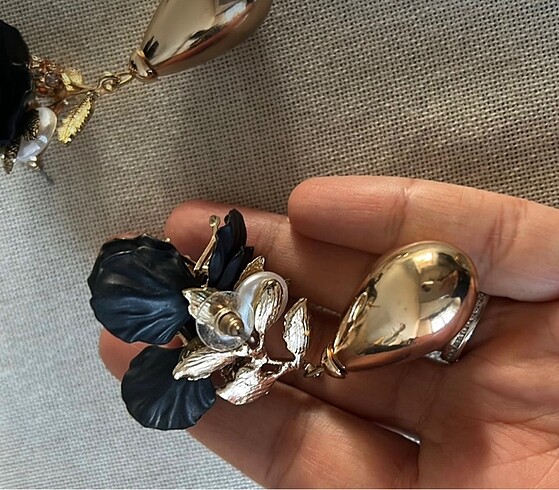 Zara büyük çicek küpe