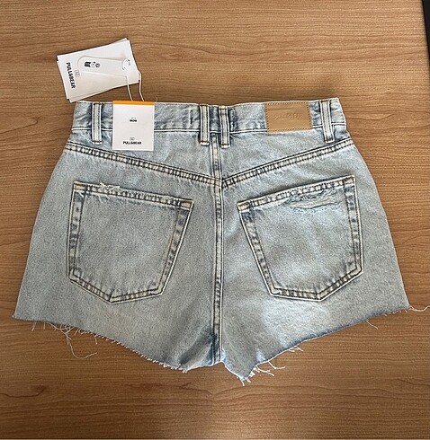 Pull and Bear Pull&Bear-Paçaları Saçaklı Denim Şort (ETİKETLİ)