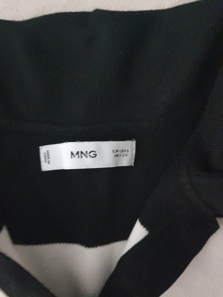 siyah Beyaz Çizgili Düğmeli Kadın crop  kazak - Görsel 2