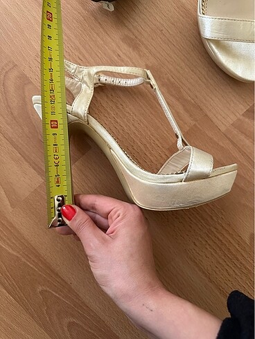 İnce topuklu şık ayakkabı - Görsel 2