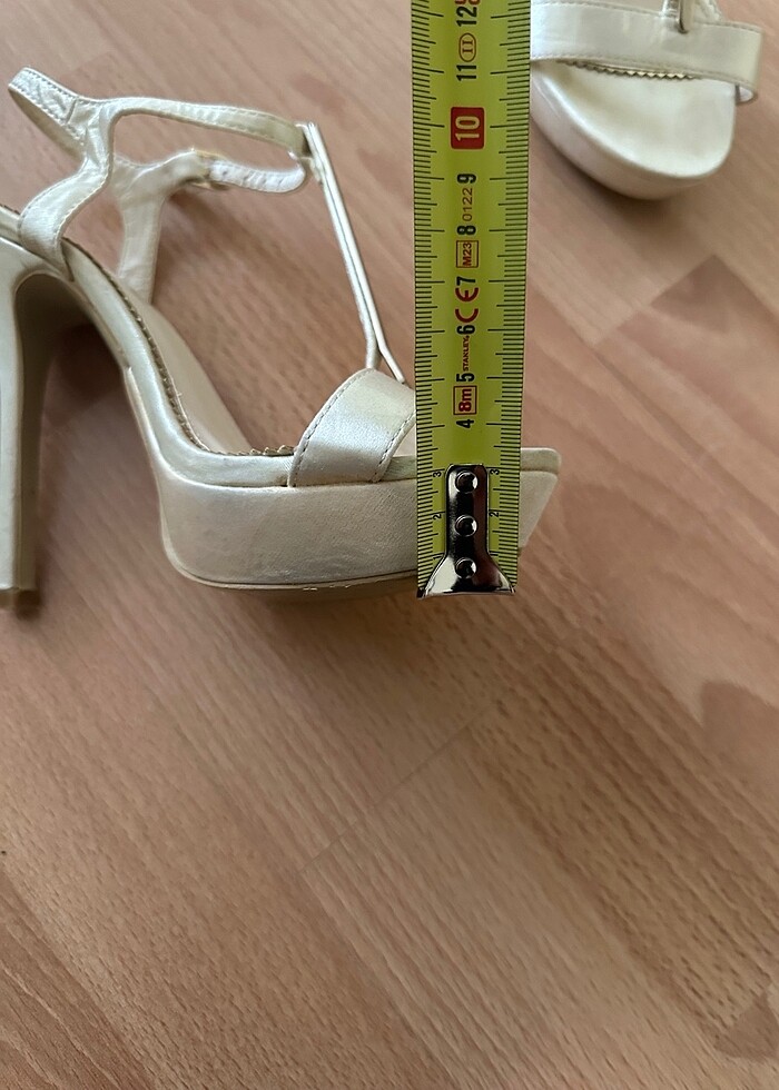 İnce topuklu şık ayakkabı - Görsel 3