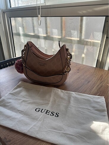 Guess pembe kol çantası