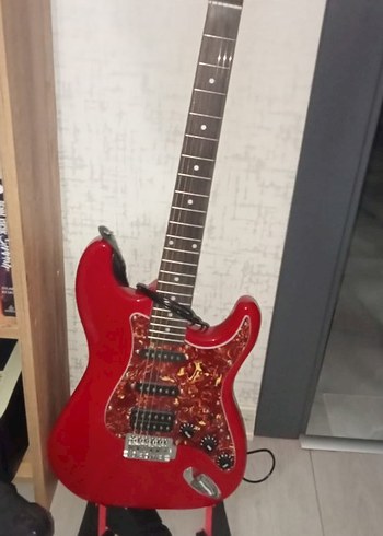 Renkli Kırmızı Elektro Gitar ve Amfi - Görsel 3