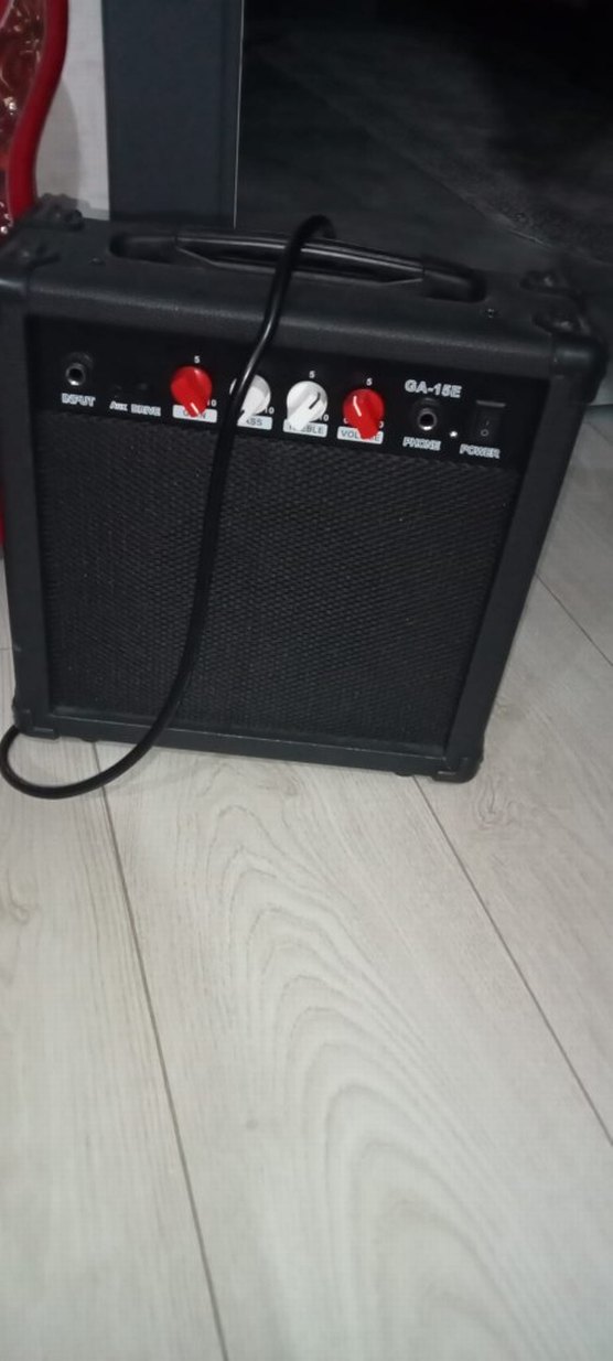 Renkli Kırmızı Elektro Gitar ve Amfi - Görsel 2