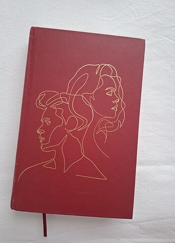 Beden Renk Benim Küçük Sırrım serisinden 2 kitap