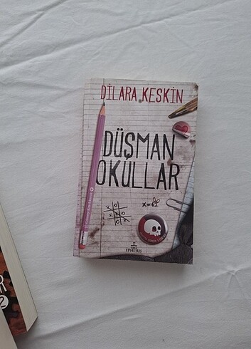  Beden Renk Düşman Okullar Serisi