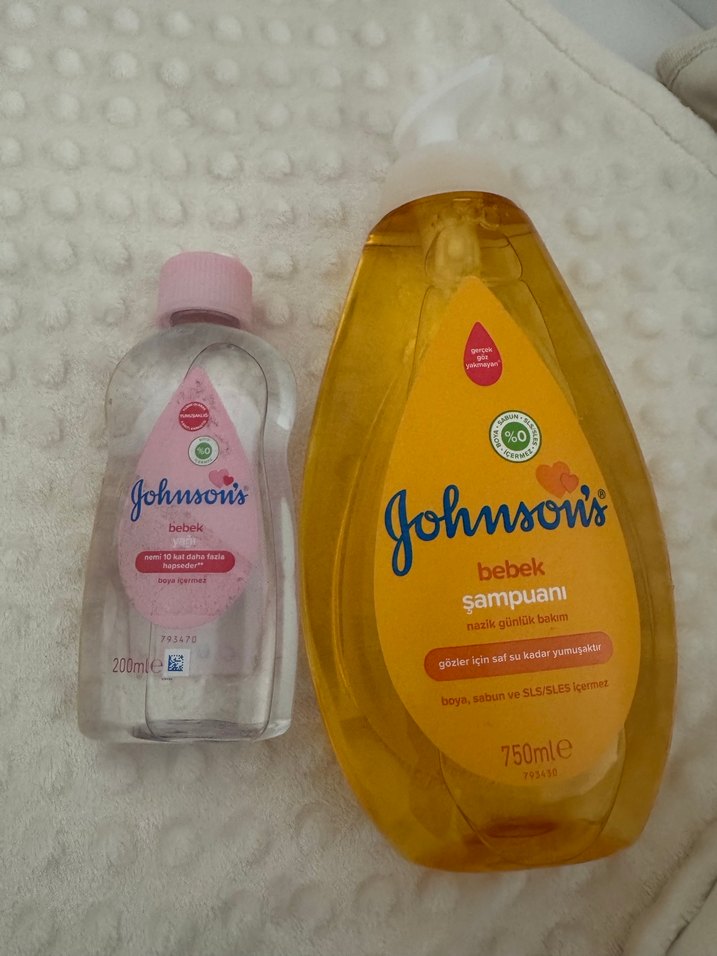 Johnson's Bebek Saç Şampuanı 750 ml+ bebek yağı - Görsel 4