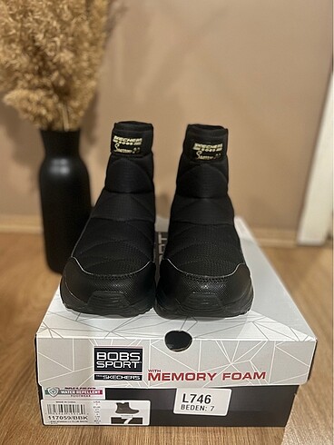 Skechers bot