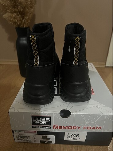 37 Beden Skechers bot
