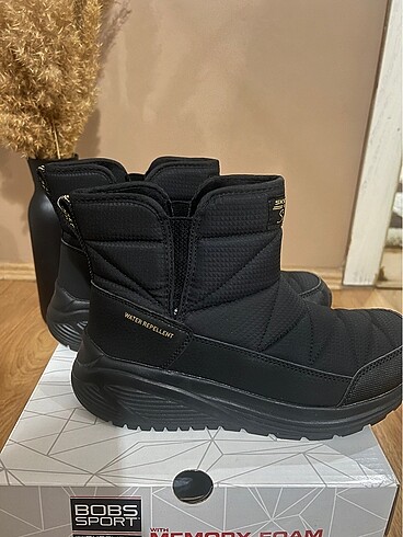 37 Beden siyah Renk Skechers bot