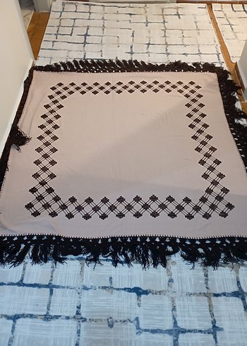 Eskilerden el İşlemeli Masa Örtüsü - Görsel 2