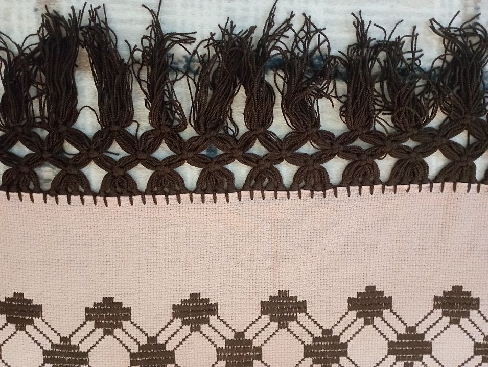 Eskilerden el İşlemeli Masa Örtüsü - Görsel 4