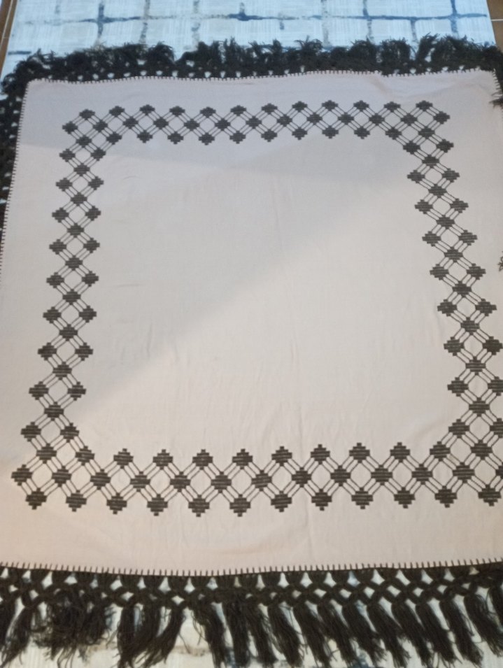 Eskilerden el İşlemeli Masa Örtüsü - Görsel 3