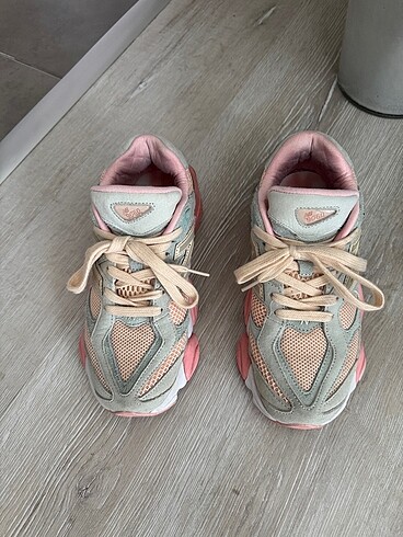New balance 9060