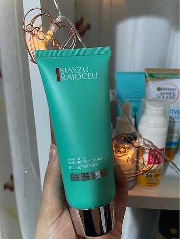 Beden Yağlı Ciltler İçin Cilt Temizleme Köpüğü 100ml