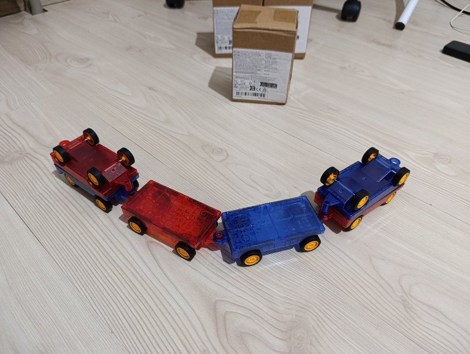 2 Adet Orta Boy Manyetik Araba - Görsel 3