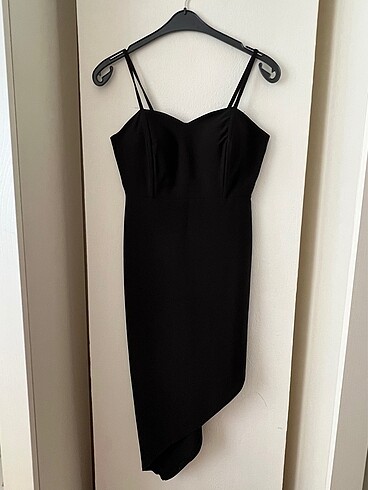 Siyah asimetrik kesim elbise - Görsel 2