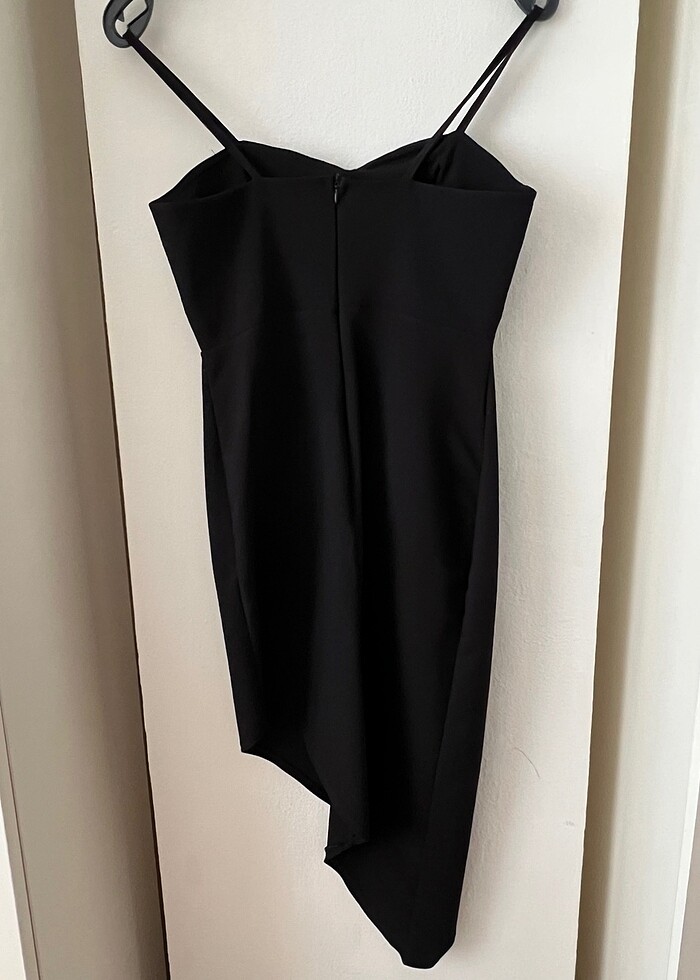 Siyah asimetrik kesim elbise - Görsel 3