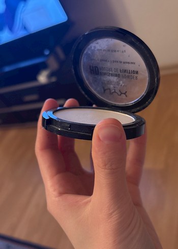 NYX HD Mineral Bazlı Bitirici Pudra Bej - Görsel 3