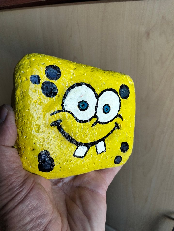 Sünger Bop taş boyama - Görsel 2