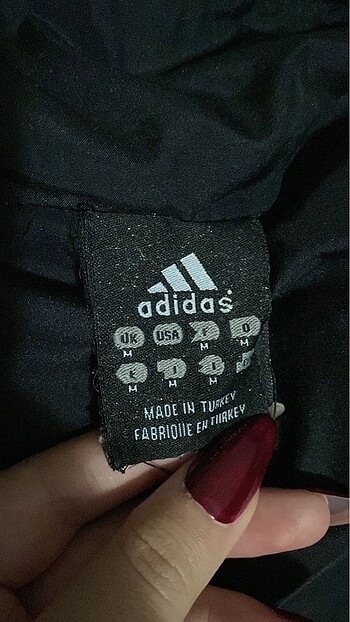 Adidas Görseldeki gibidir