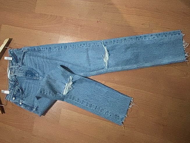Zara jean bi kere giyildi