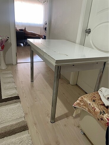 Masa, yemek,bilgisiyar