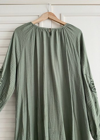 Nakışlı reglan kol keten elbise - Görsel 2