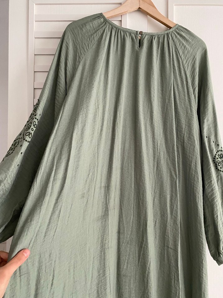 Nakışlı reglan kol keten elbise - Görsel 4