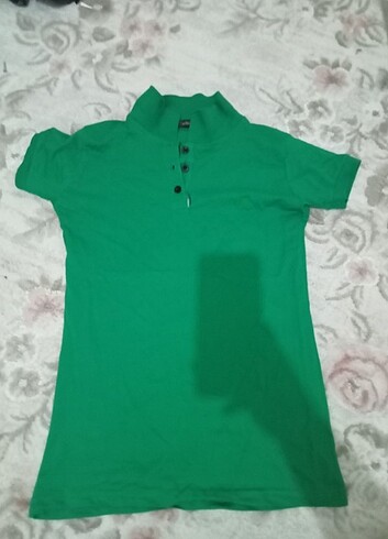 Yeşil polo yaka tsirt 
