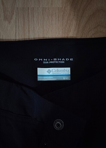Columbia short