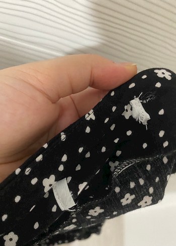 Drapeli Çiçek Desenli Siyah Midi Elbise - Görsel 4