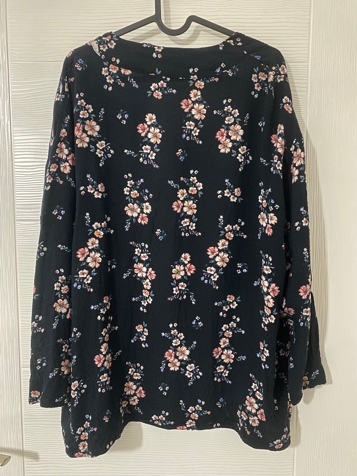 Çiçek Desenli Siyah Midi Kimono - Görsel 3