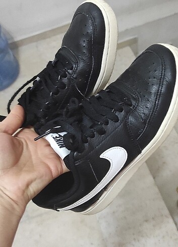 36,5 Beden siyah Renk Nike orijinal