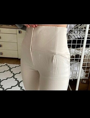 Zara pantolon yeni