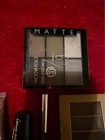 Kylie Cosmetics 5 Adet ürün 125?